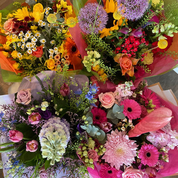 Seasonal Florist Choice Flowers + Free Vase