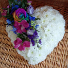 Closed based heart tribute