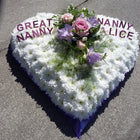 Closed based heart tribute