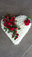 Closed based heart tribute
